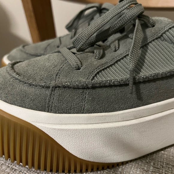 UGG Women's Green Suede Sneakers SZ 11 - Picture 7 of 7